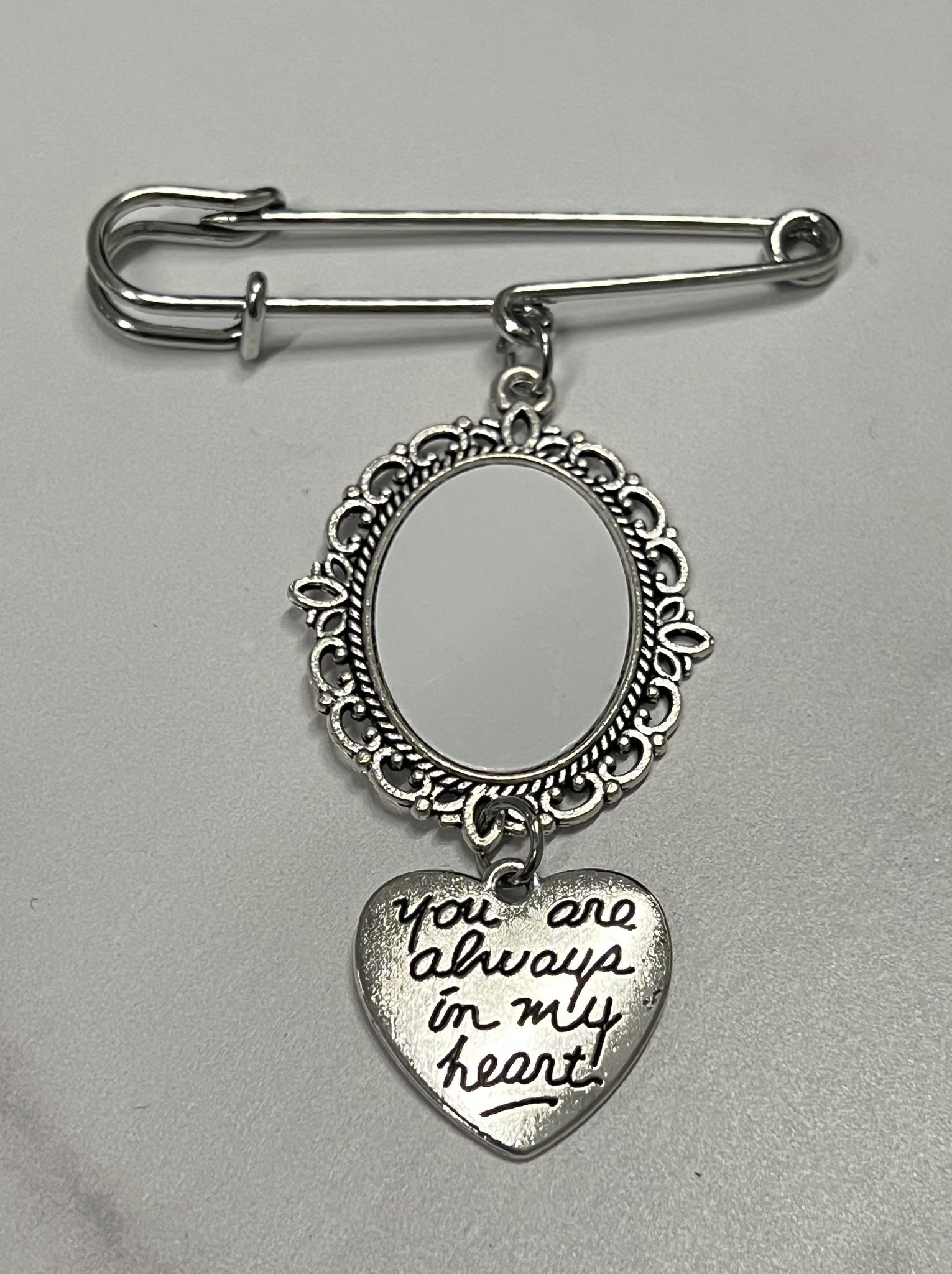 https://mysublimationsuperstore.com/cdn/shop/files/youarealwaysinmyheartpendant1_1024x1024@2x.jpg?v=1695147979